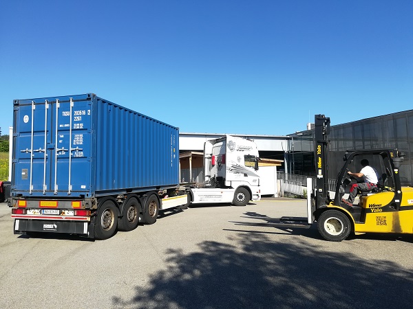 arrival of plain container in Austria